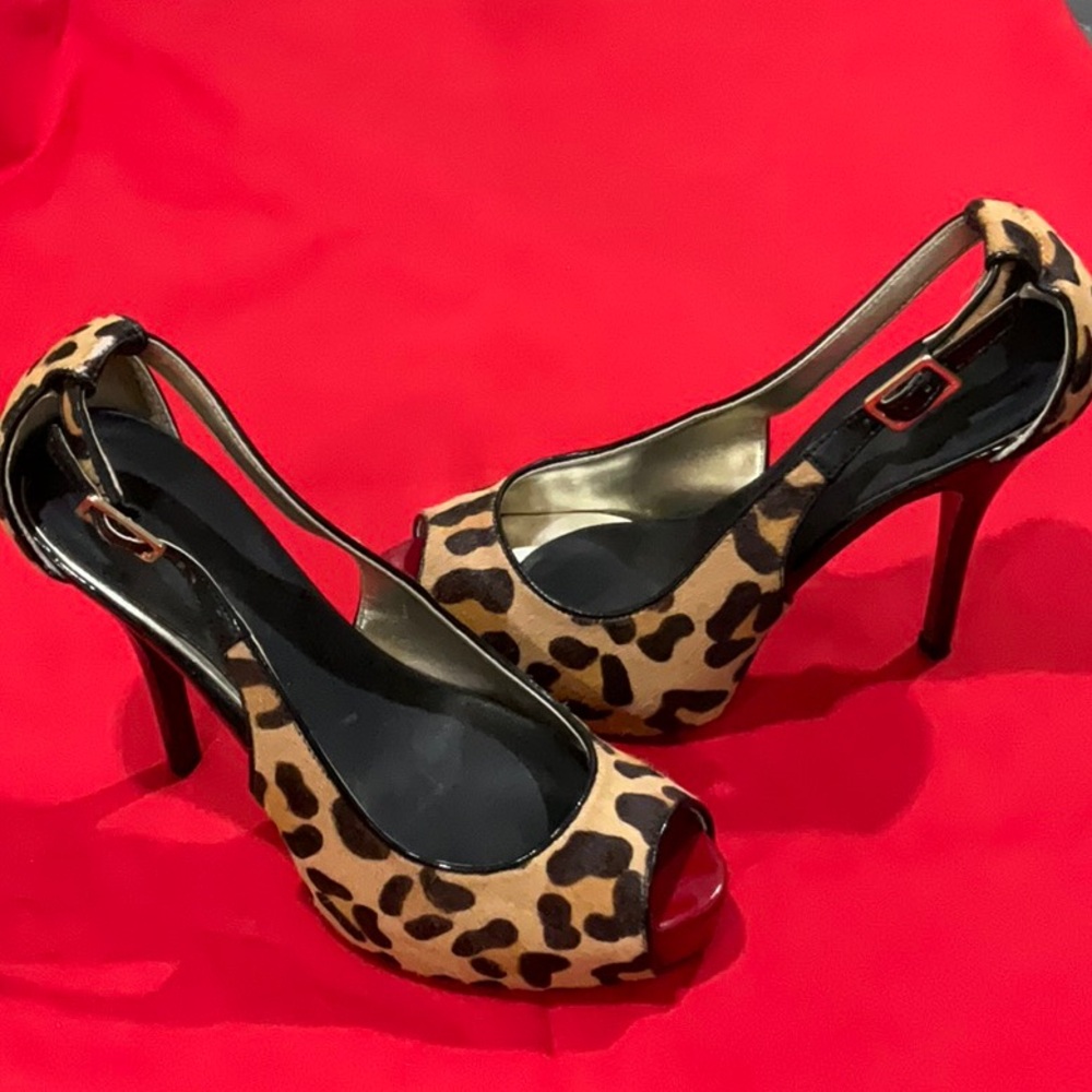 Guess Leopard Print Peep Toe Heels Euc - Size 7 - image 4